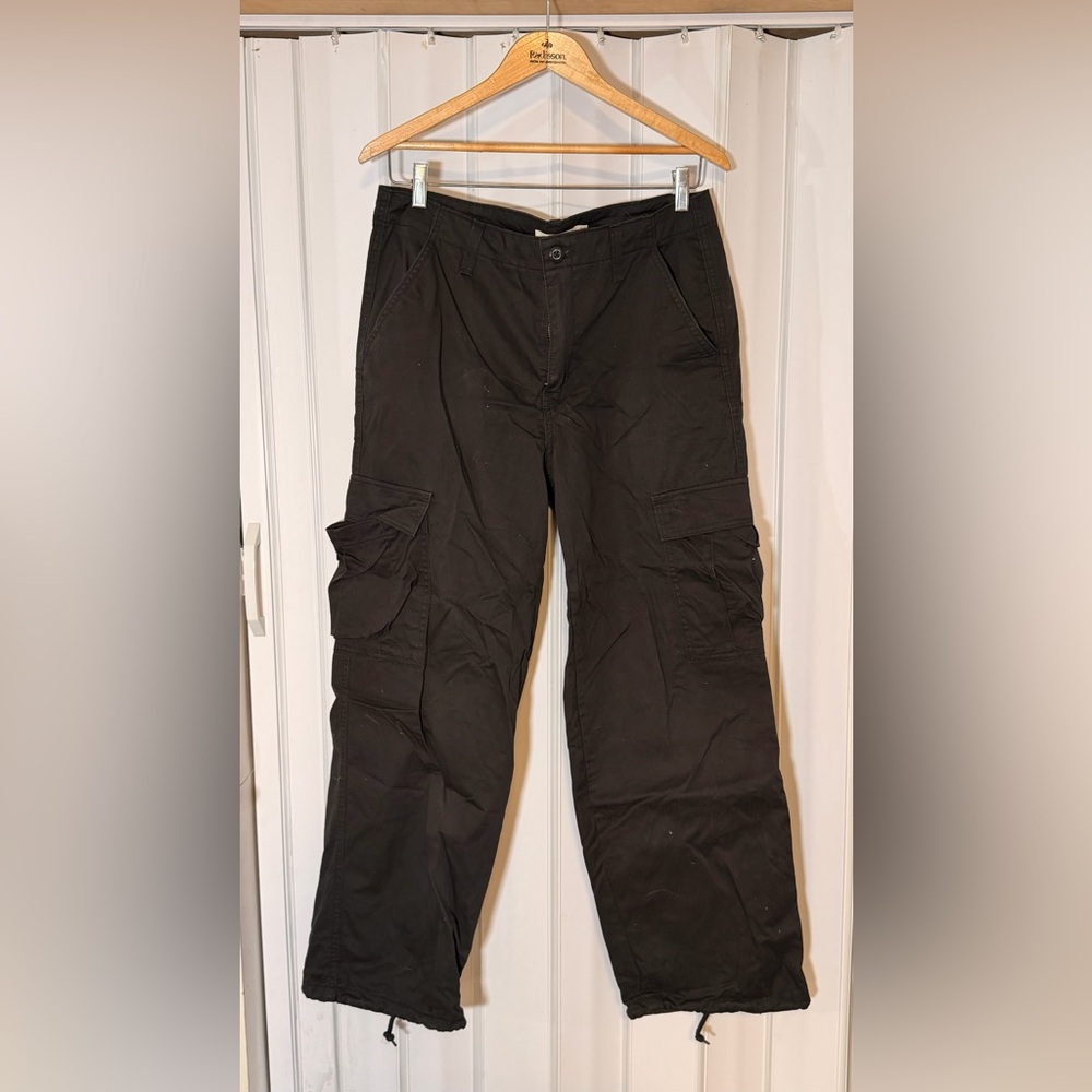 Levi's Black Women's Cargo Pants with Utility Pockets